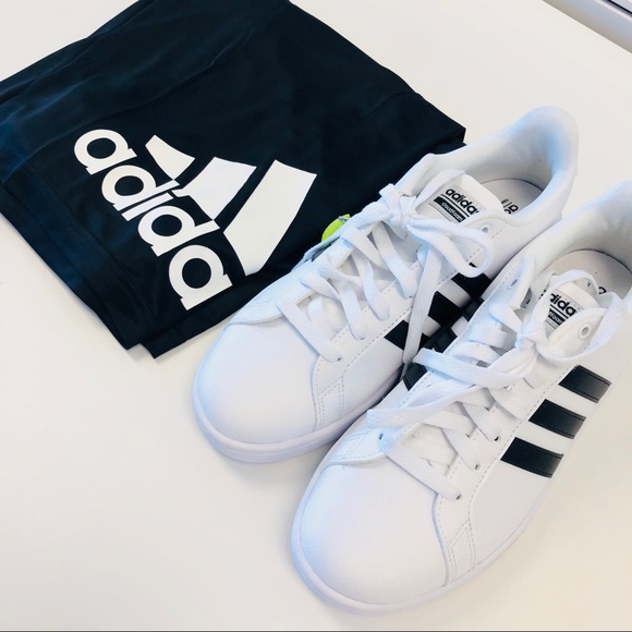 Meet your Posher, Posh - Picture 1 of 1